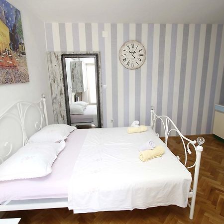 Apartments Srdjan Makarska Ngoại thất bức ảnh