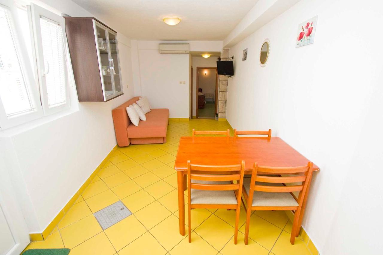Apartments Srdjan Makarska Ngoại thất bức ảnh