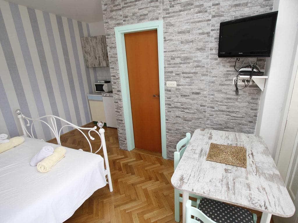 Apartments Srdjan Makarska Ngoại thất bức ảnh