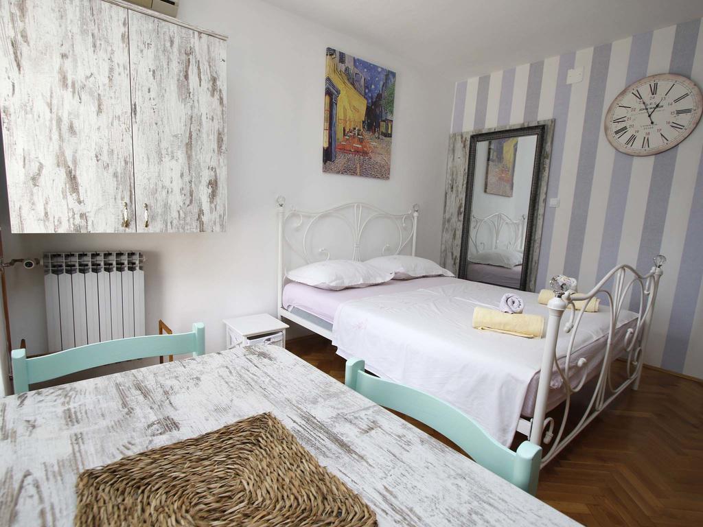 Apartments Srdjan Makarska Ngoại thất bức ảnh